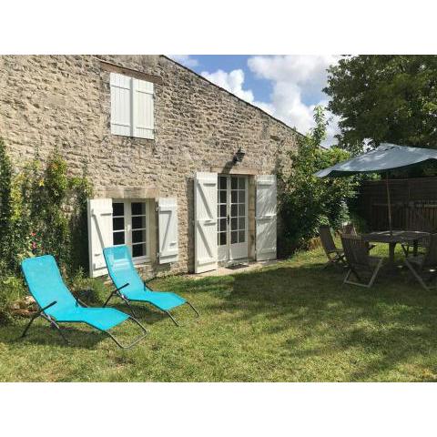 Maison de village et jardin , à Mornac sur Seudre