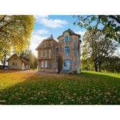 Majestic villa in Pouru Saint Remy with garden