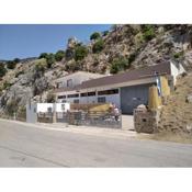 MARINOS house by the rocks WANDERN&ENTSPANNEN