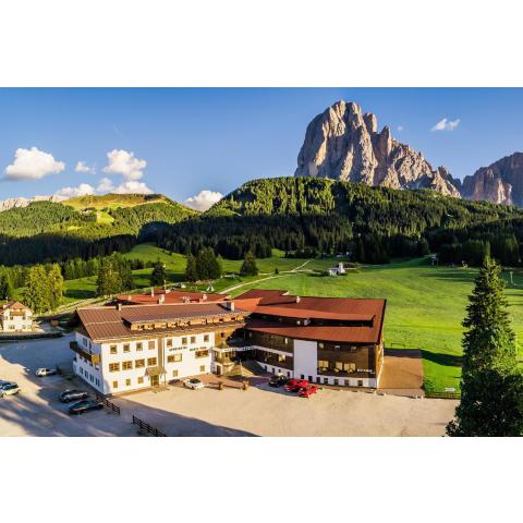 Monte Pana Dolomites Hotel