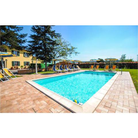 Nice apartment in Montecatini Terme with WiFi, 2 Bedrooms and Outdoor swimming pool