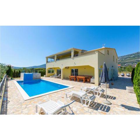 Nice home in Kastel Stari with Jacuzzi, WiFi and Outdoor swimming pool