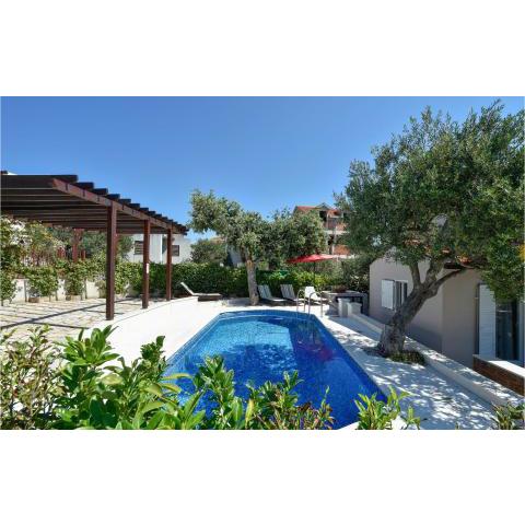 Nice home in Razanj w/ Outdoor swimming pool and 3 Bedrooms