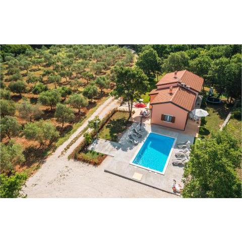 Nice home in Rovinj with WiFi, Private swimming pool and Outdoor swimming pool