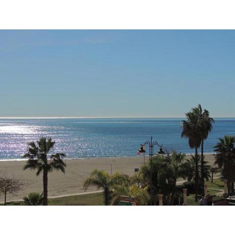 Ole Playa 6A, Beach Front - A pie de Playa, Sea Views - Vistas al Mar, Parking, Puerto Marina