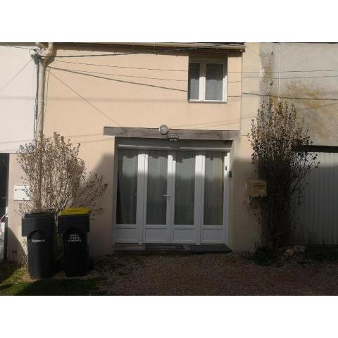 petit logement Crecy la chapelle