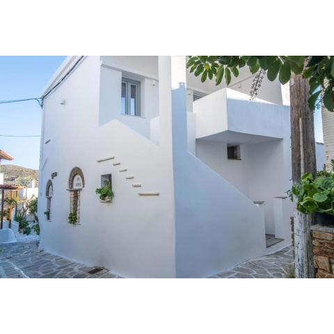 PG House in Kalloni Village - Tinos