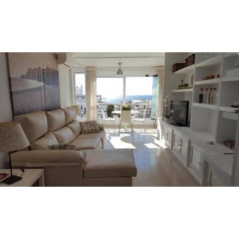 Precioso apartamento reformado con vistas directas al mar