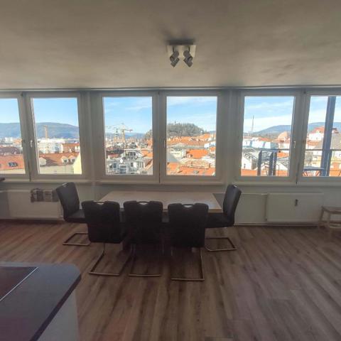 Premium 96m2 apartment in center with free parking