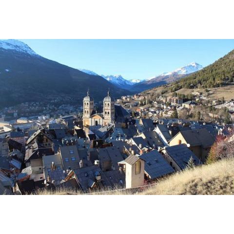 Rare pearl with an incredible view of all Briançon