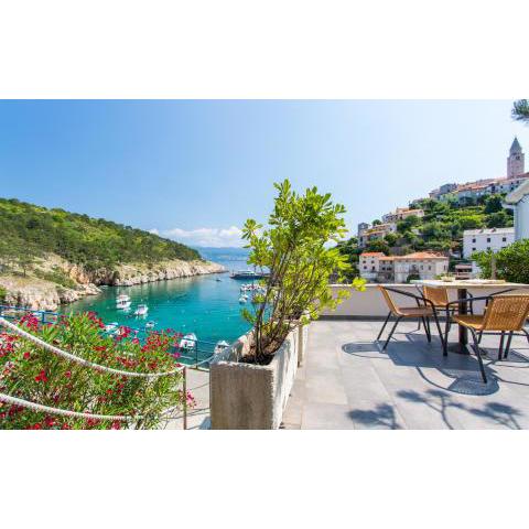 Seafront Apartment With Amazing Seaview