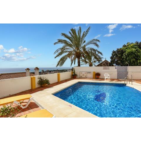 Seaview Apartment near Golf with pool Ref 69