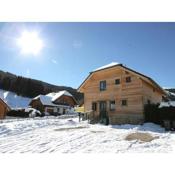 Spacious Chalet with Sauna Balcony Ski Storage Garden