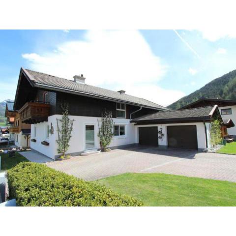 Splendid Apartment in Hollersbach im Pinzgau near Lake