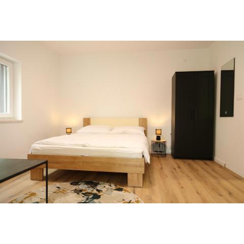 Studio Apartment Gea - Peaceful & Quiet - Queen Bed, Modern, Parking