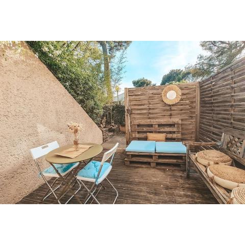 Studio avec terrasse indépendant calme absolu dans maison de famille