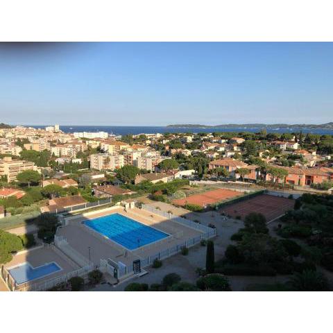 Studio climatisé avec piscine, vue mer