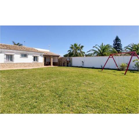 Stunning Home In Chiclana De La Fronter With 2 Bedrooms