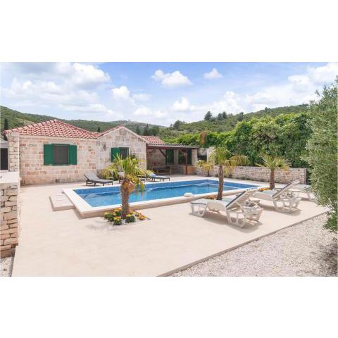 Stunning home in Postira with WiFi, Outdoor swimming pool and Private swimming pool