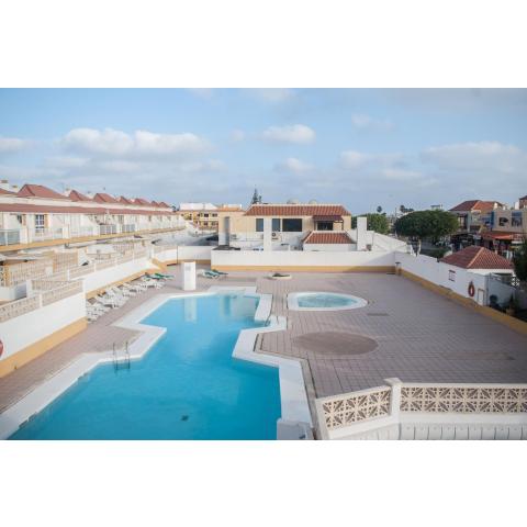 Sunny Centrical Apartment in Los Amigos