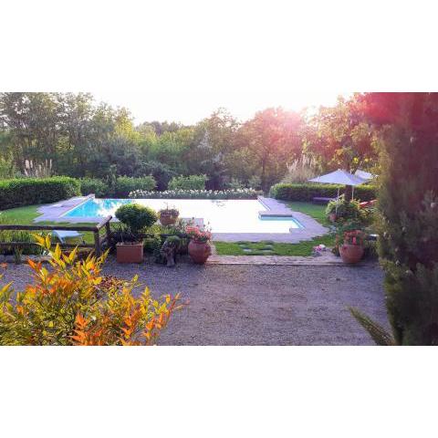 TUSCAN HILLS - STONEHOUSE, GARDEN & POOL