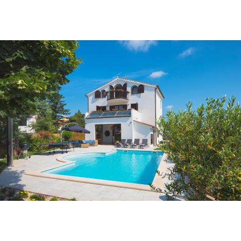 Villa Andrija Family Dream with heating pool at the sea