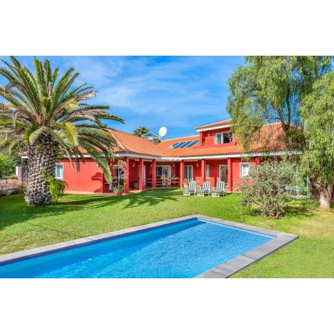 Villa Artigar, garden, swimming pool and bbq.