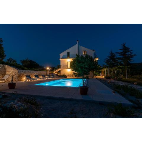 Villa Bacio with new heated pool