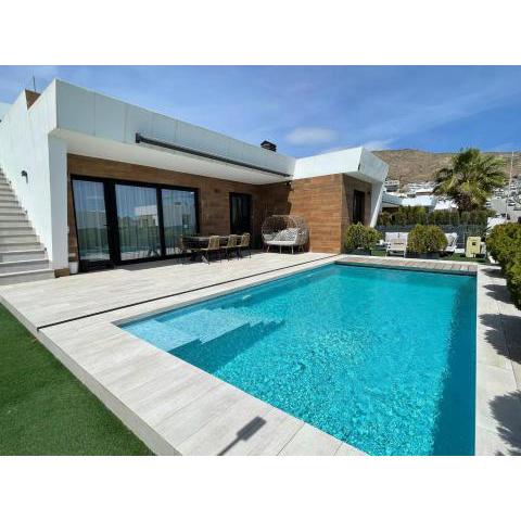 Villa Brasil with heated pool and home cinema