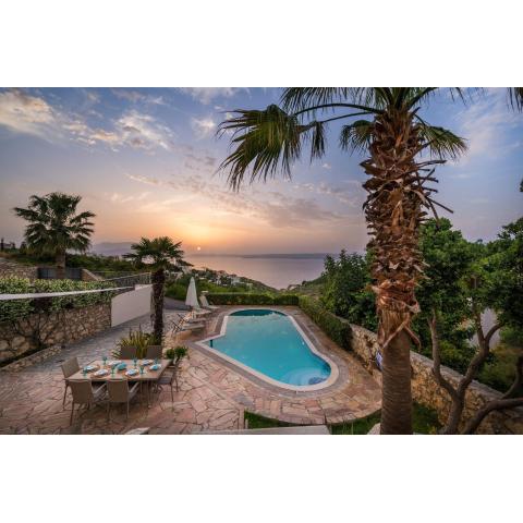 Villa Nicolas Plaka With Sea View