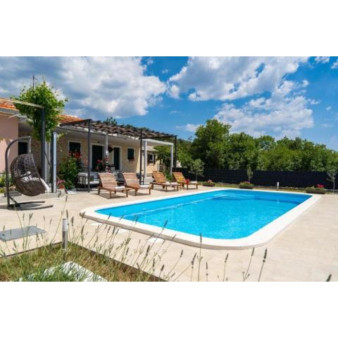 Villa Pax - with pool