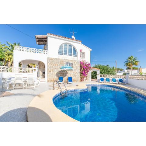 Villa w pool seaview in Cometa