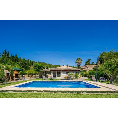 Villa with pool walking distance to the town (Roser vell)