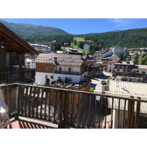 Walking distance from chairlift and center-60 sq m Wi-Fi